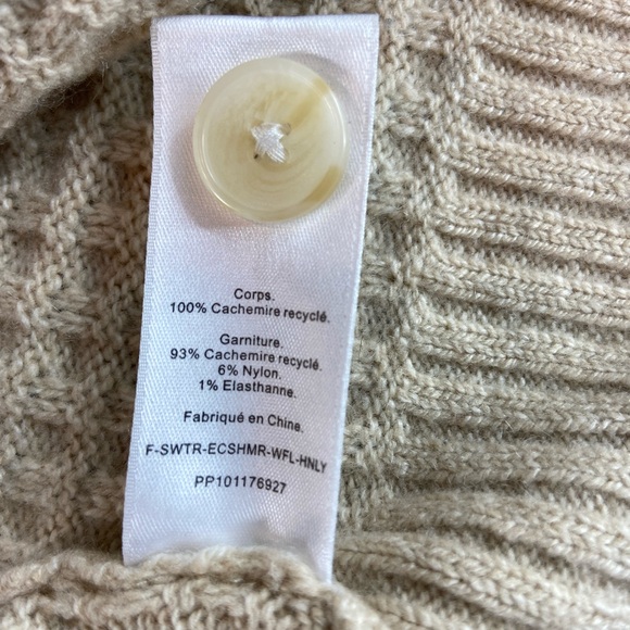 Everlane Cashmere Sweater Waffle Weave 2 Buttons Size Large - Picture 9 of 10